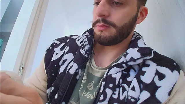 thomas_gun's Live XXX Chat