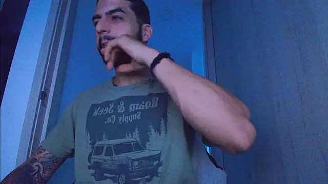 thomas_gun's Live XXX Chat