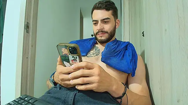 Chat XXX en directo de thomas_gun