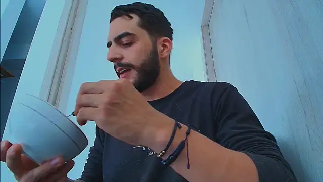 Show modela thomas_gun na web-kameri
