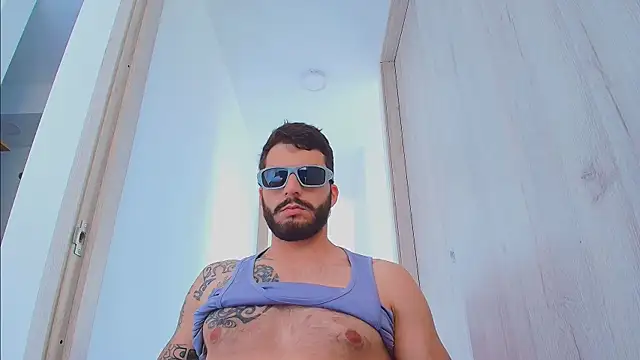 thomas_gun Chat XXX in diretta
