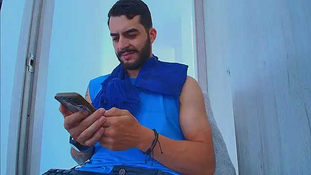 Chatroom XXX en direct de thomas_gun
