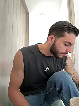 Chatroom XXX en direct de thomas_gun