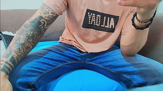 Chatroom XXX en direct de thomas_gun