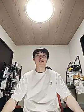 whitebriefboy Show in webcam