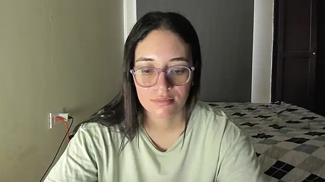 atenas_05_'s Live XXX Chat