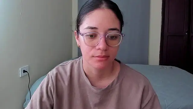 atenas_05_'s Live XXX Chat