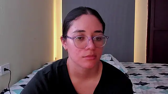 atenas_05_'s Live XXX Chat