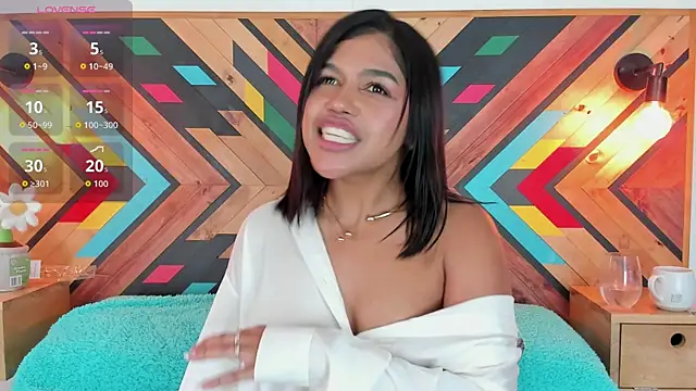 Chat +18 de NaiirobiSwan ao vivo