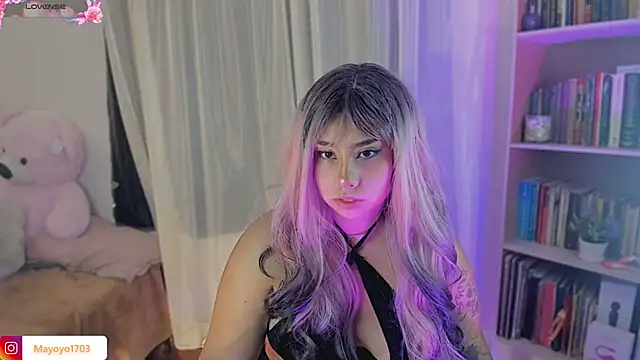 kiki_cavilll's Webcam Show