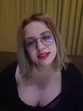 צ'אט XXX בשידור חי של cansile