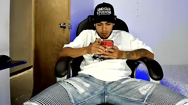 Webkamerová show mikee_scooth