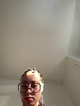 queenlo_xxx Show Webcam