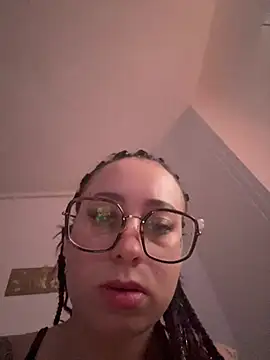queenlo_xxx's Webcam Show