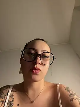 queenlo_xxx – Kamerová šou