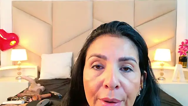 AlizonMoreti's Live XXX Chat