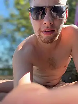 Show modela PublicLuke na web-kameri
