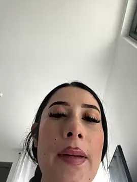 XXX chat uživo modela Libia_James