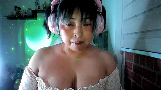 Živý XXX chat Shaddycute_