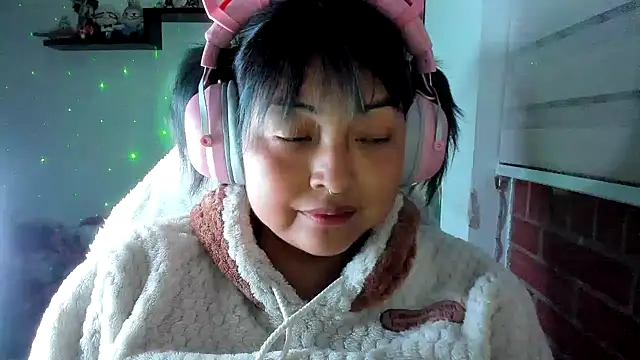 Shaddycute_ Chat XXX in diretta