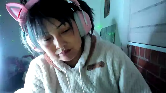 Chat XXX ao vivo de Shaddycute_