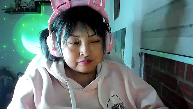 Shaddycute_ Chat XXX in diretta