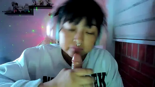 Chat +18 de Shaddycute_ ao vivo