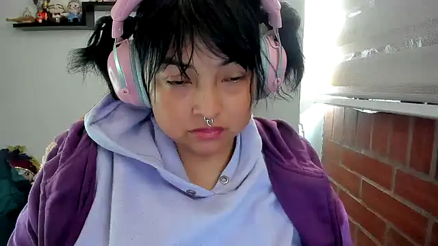Živý XXX chat Shaddycute_