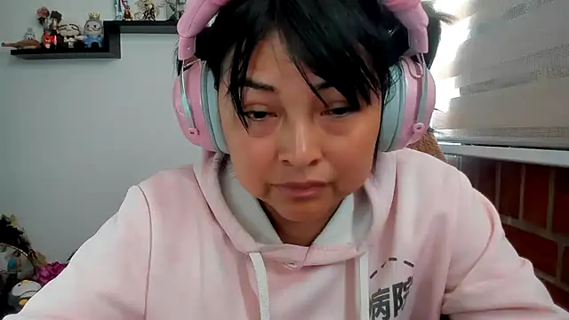 Chat XXX en directo de Shaddycute_