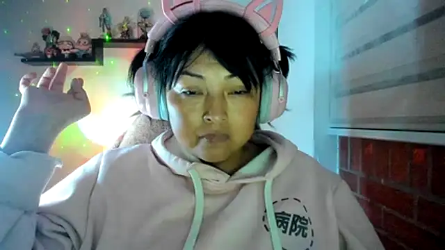 Chatroom XXX en direct de Shaddycute_