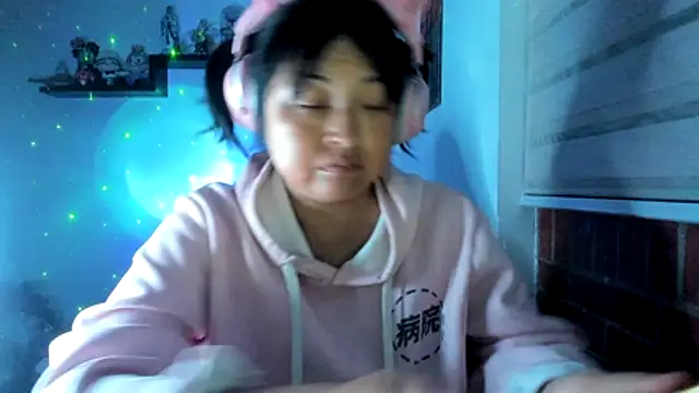 แชท XXX สดของ Shaddycute_