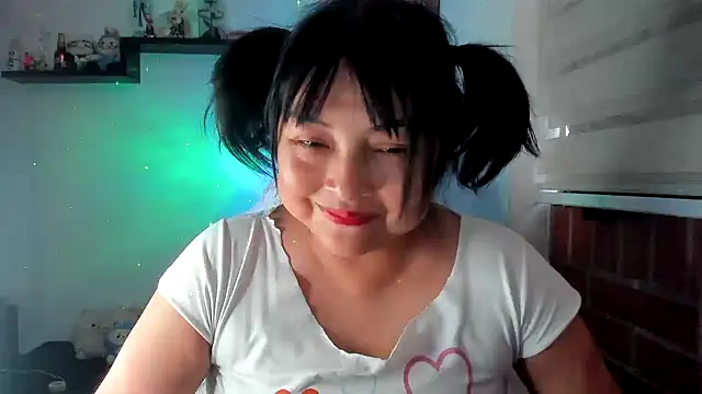 Chat XXX en directo de Shaddycute_