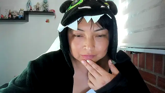 แชท XXX สดของ Shaddycute_