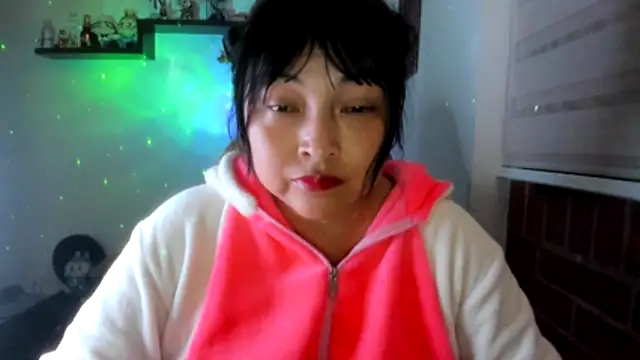 Chat XXX ao vivo de Shaddycute_