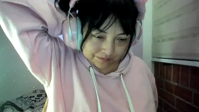 Shaddycute_のライブXXXチャット