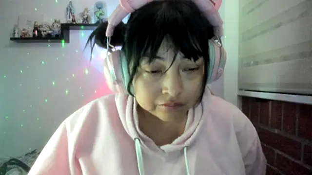 Shaddycute_ Webcam-Show