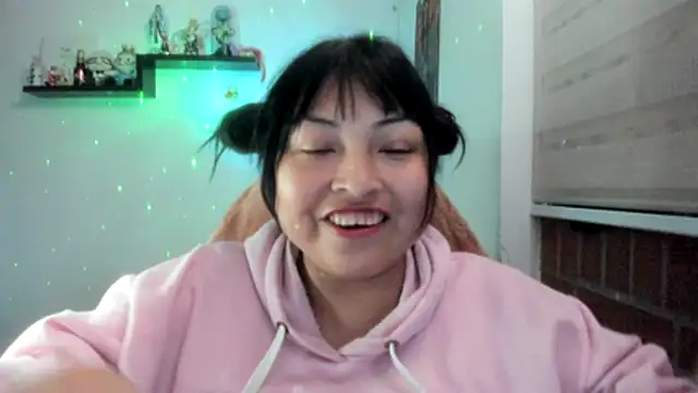 Shaddycute_ Show in webcam