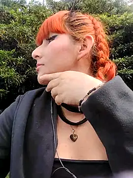 Florxxx9: δι αδικτυακό σόου στην κάμερα