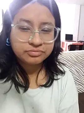 sarah12333 Show in webcam