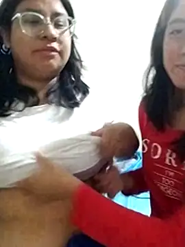 הופעת וובקאם של sarah12333