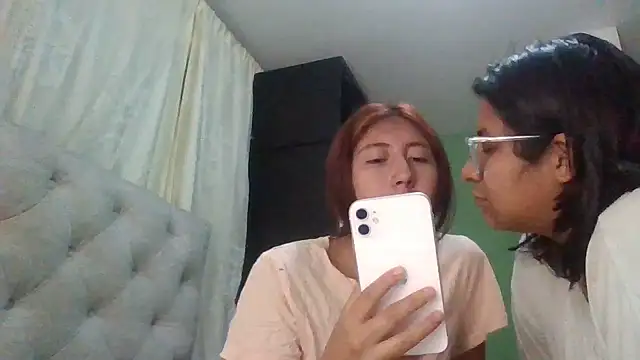 sarah12333's Webcam Show