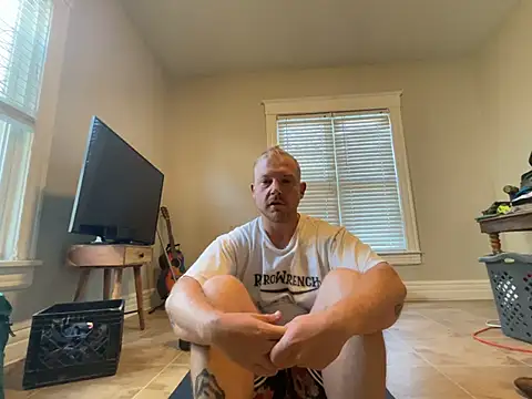 Mcpussypounder211's Webcam Show