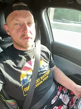 Mcpussypounder211 网络视讯表演