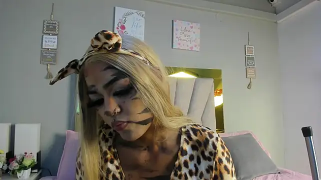 vahiolet_fuentes Chat XXX in diretta