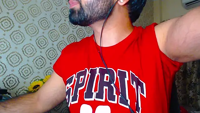 cutebeardi Show in webcam
