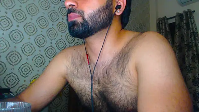 cutebeardi: διαδικτυακό σόου στην κάμερα