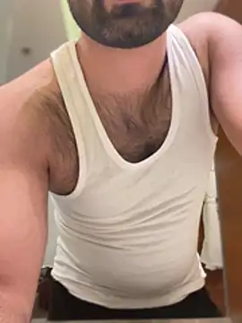 cutebeardi: διαδικτυακό σόου στην κάμερα