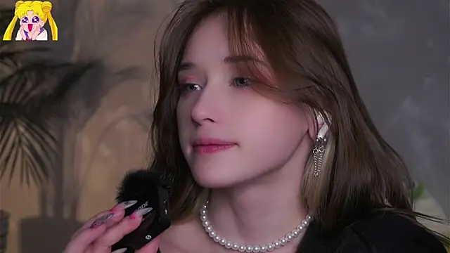 EdlinHargus: διαδικτυακό σόου στην κάμερα