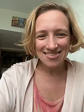 UmaTruewoman Show in webcam