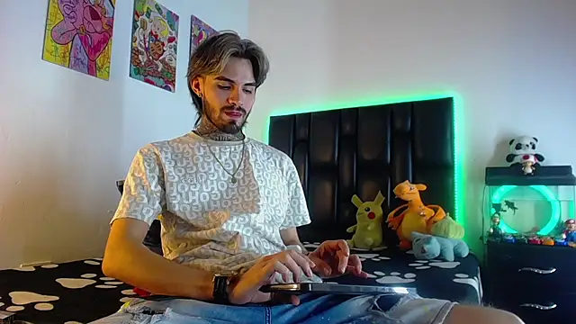 Brutal_Sex_Fucking Adlı Modelin Web Kamerası Şovu